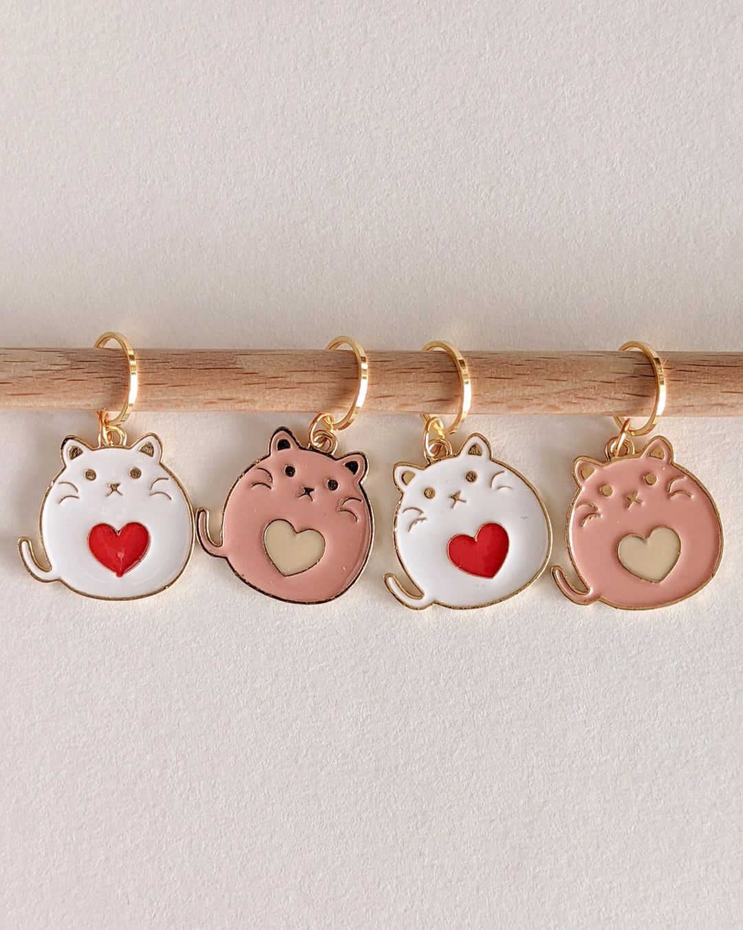 CATS & HEARTS STITCH MARKERS