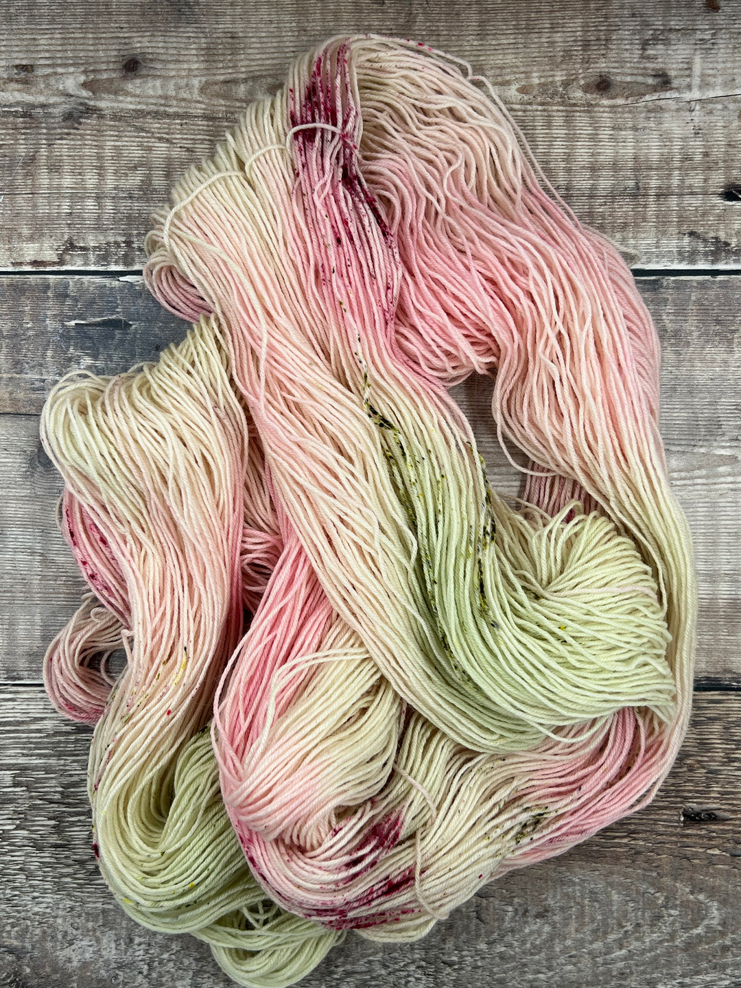 GRÁINNE (BFL): Peony Posy