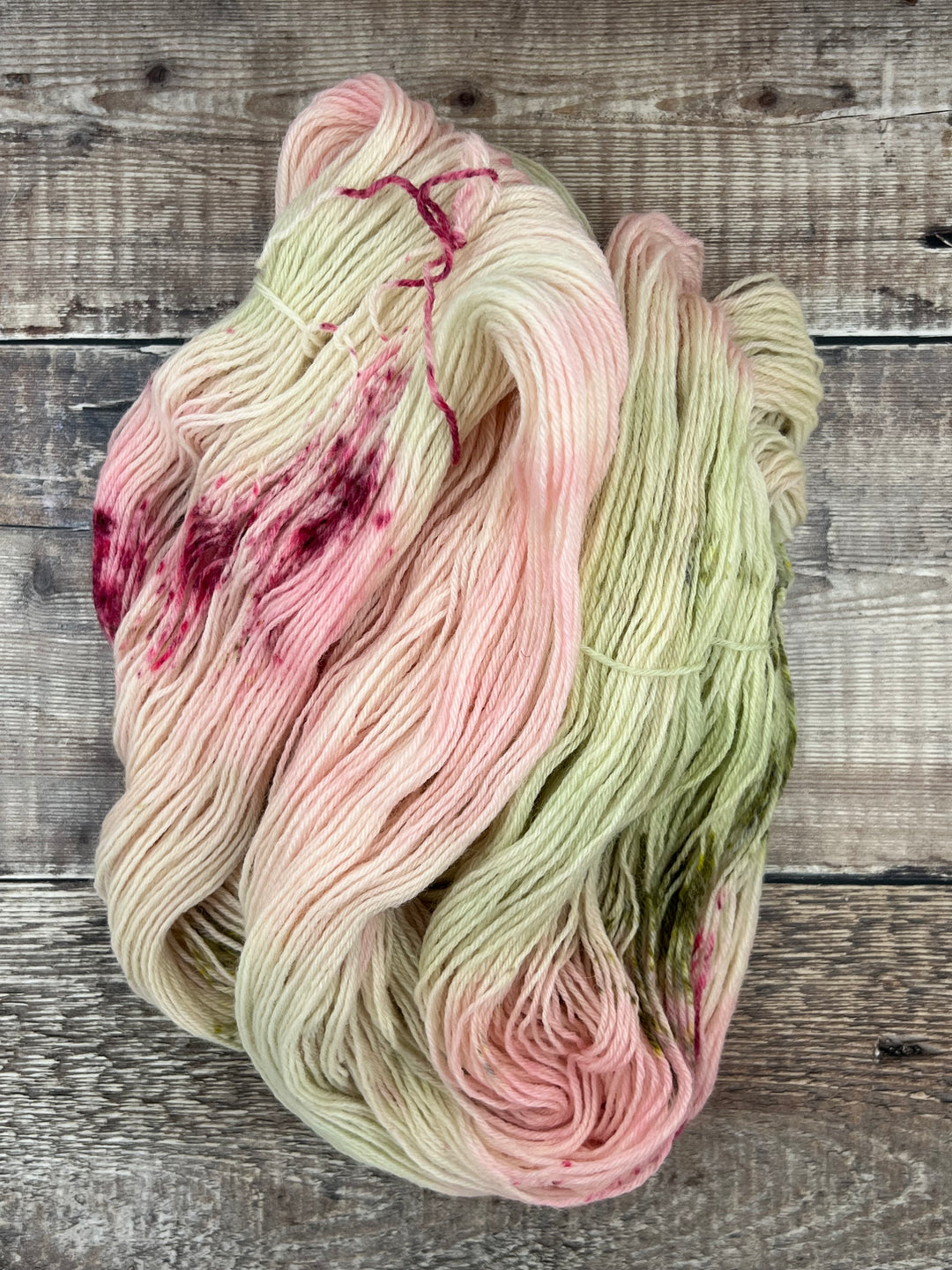 DANU (Highland wool): Peony Posy