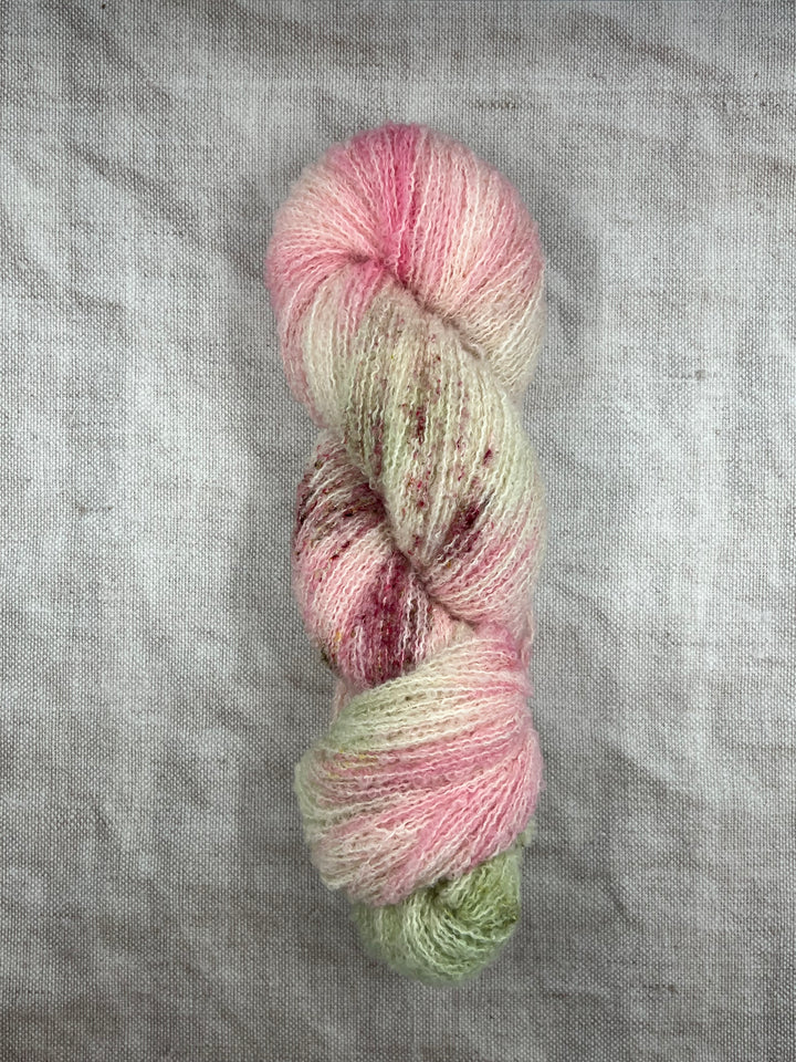 BANBA (merino boucle): Peony Posy