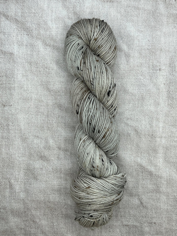 DÚN NA NGALL 4PLY (MERINO TWEED)