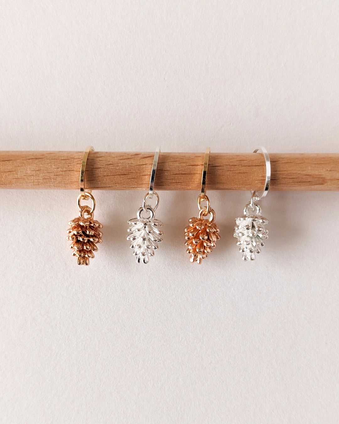 PINE CONES STITCH MARKERS