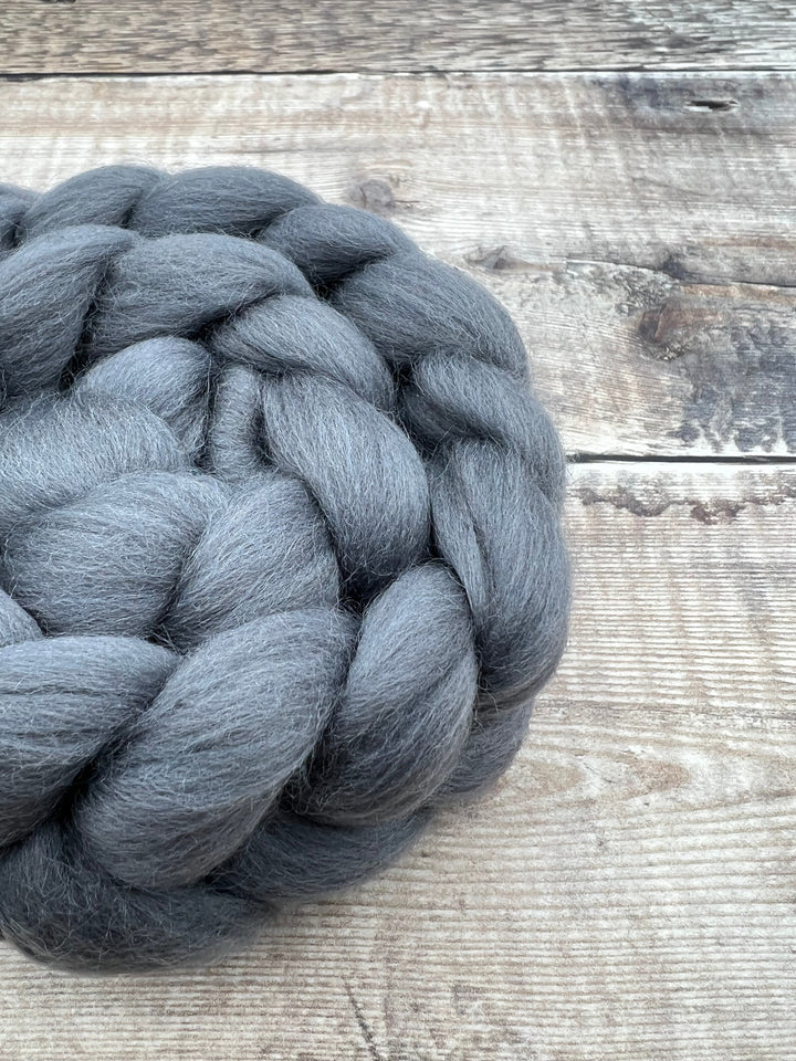 CORRIEDALE TOP: Granite - FIBRE - Wild Atlantic Yarns