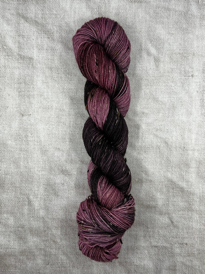 DÚN NA NGALL: Sugarplum Dreams - YARN - Wild Atlantic Yarns