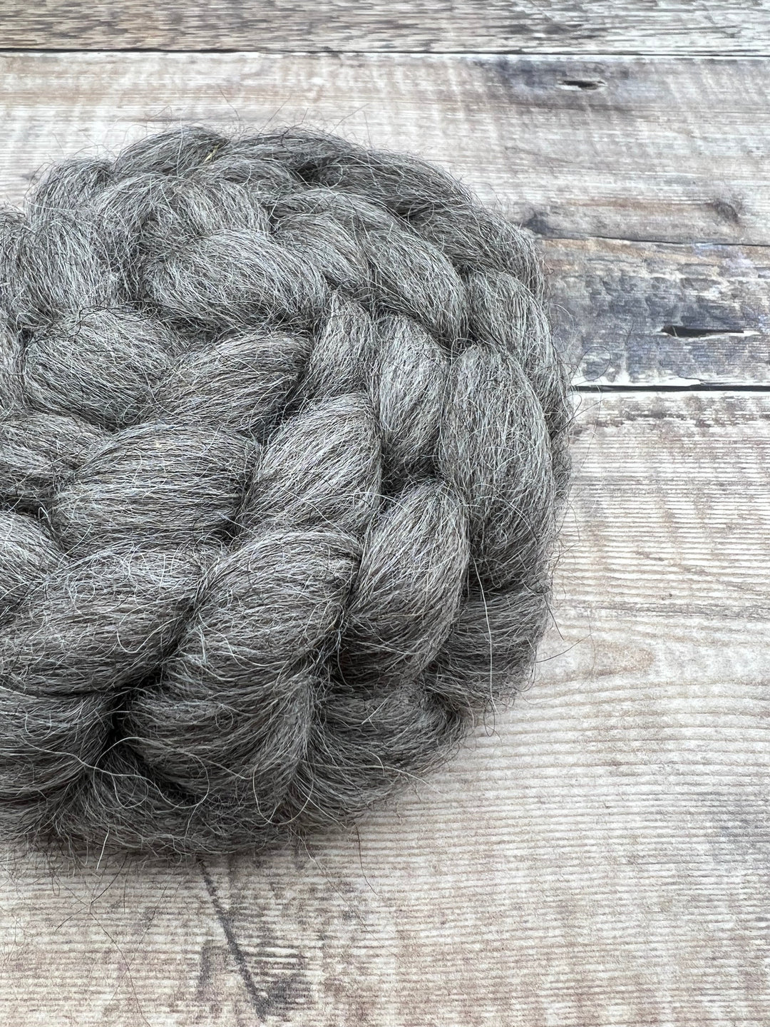 NATURAL ICELANDIC TOP: DARK GREY - FIBRE - Wild Atlantic Yarns