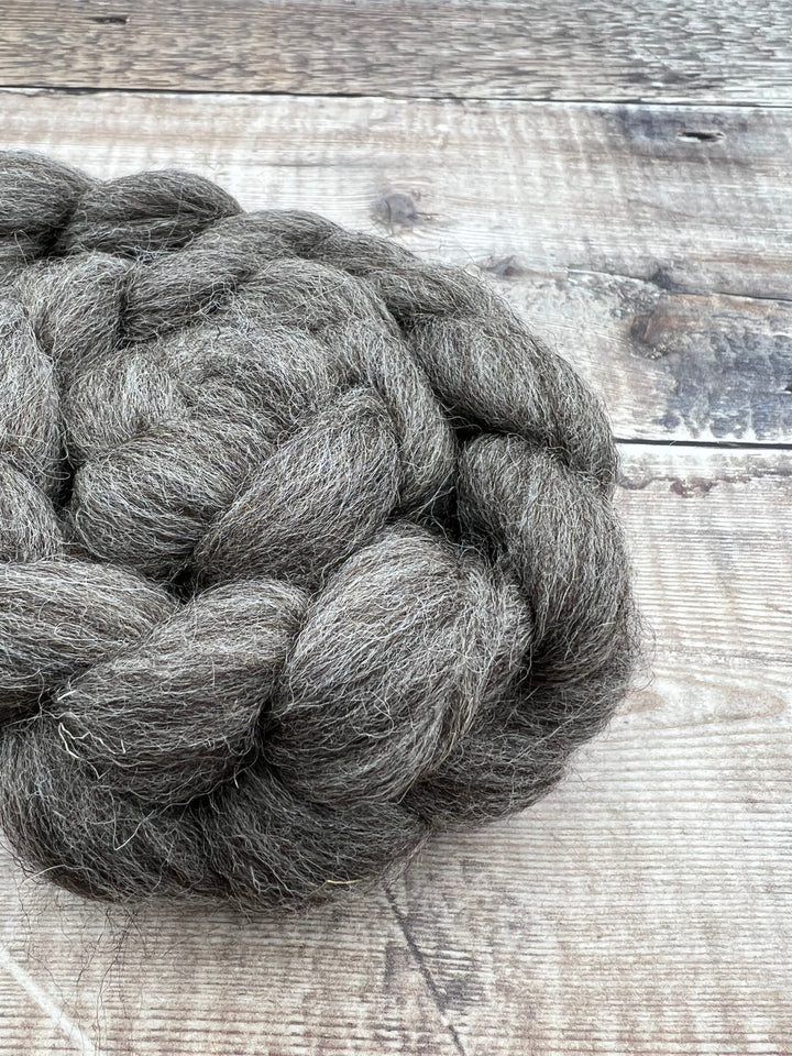 NATURAL JACOB TOP: GREY - FIBRE - Wild Atlantic Yarns