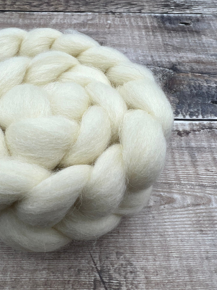 NATURAL JACOB TOP: WHITE - FIBRE - Wild Atlantic Yarns