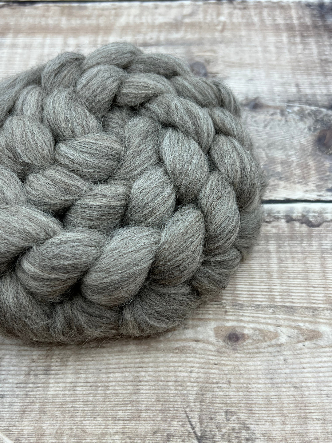 NATURAL SHETLAND TOP: Grey - FIBRE - Wild Atlantic Yarns