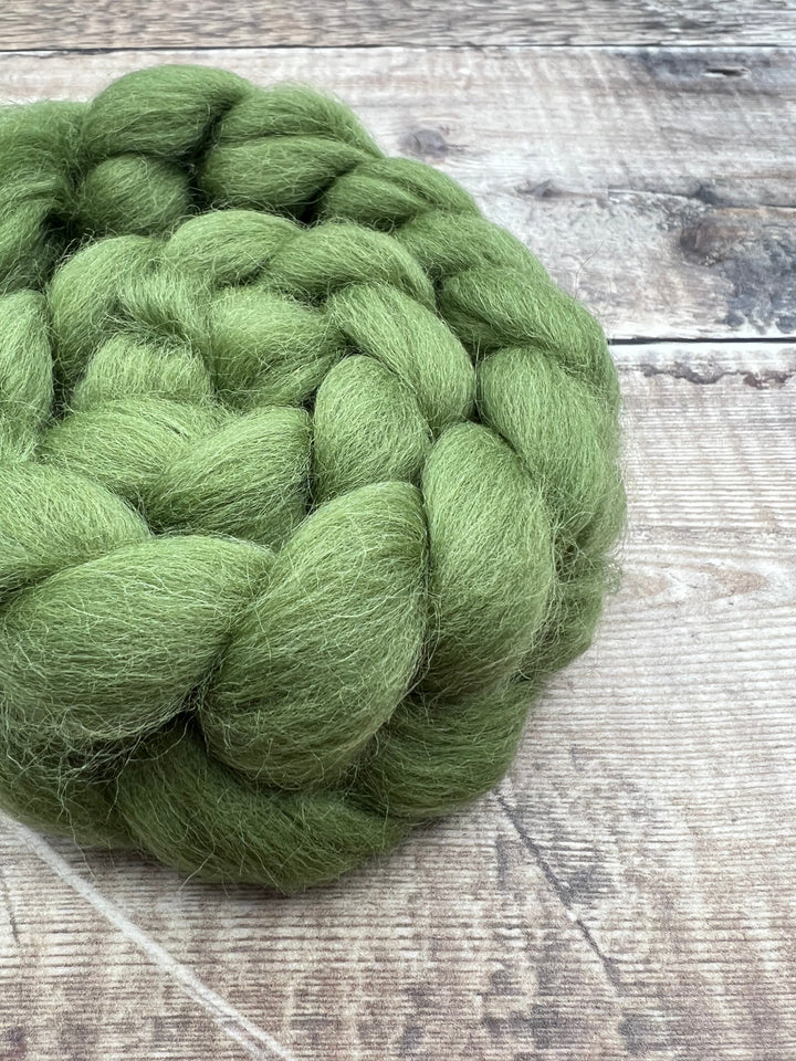 SHETLAND TOP: Olive - FIBRE - Wild Atlantic Yarns