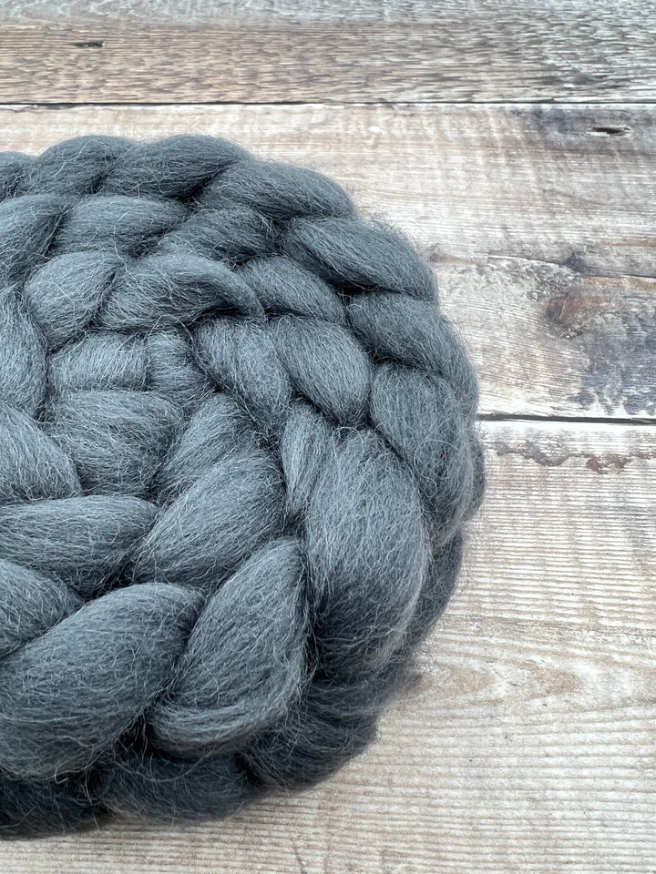 SHETLAND TOP: Slate - FIBRE - Wild Atlantic Yarns